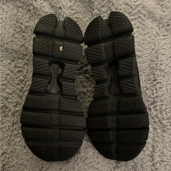 ON CLOUD Women’s X4 Black Athletic Shoes Size 6.5 - Picture 4 of 11